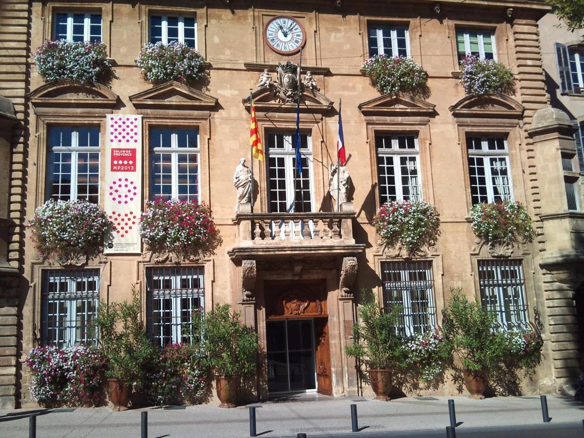 Campanile Salon-De-Provence Hotel Exterior photo